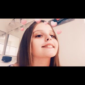 Meet your Posher, Ayva